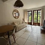 La Maison De Faustin 펜션 생 기엠 르 데제르